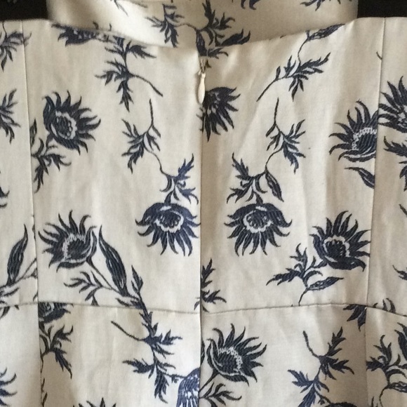 Dress - Picture 5 of 8